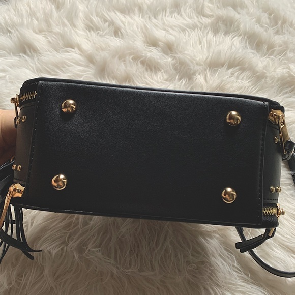 Black Purse - Picture 10 of 10